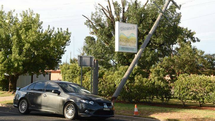 The storm battered Mudgee just before 4pm bringing down power lines. Photo: Nick Moir