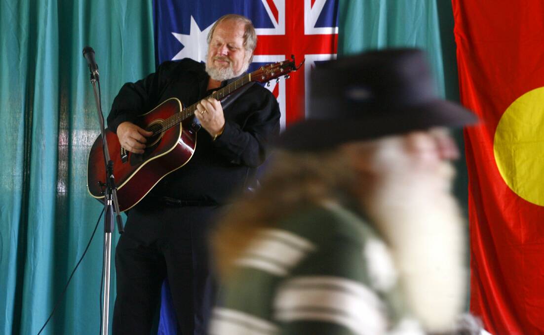 FUND-RAISER: Snowy Robson will perform at Raymond Terrace Senior Citizens and Community Hall on October 26.