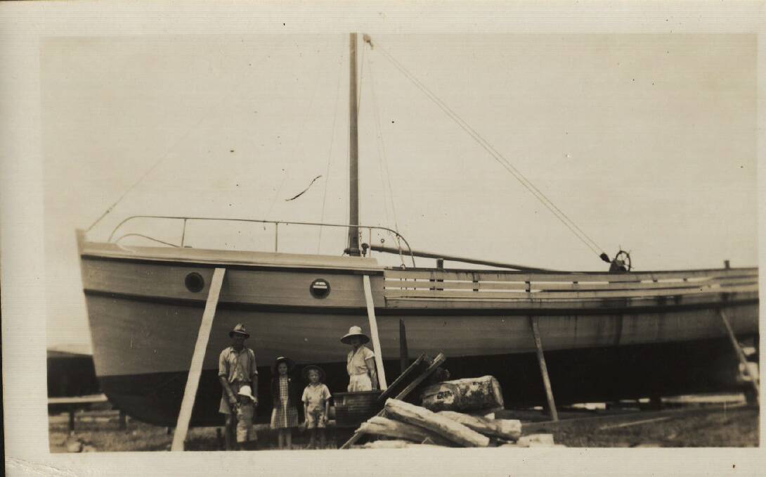 PLEASE HELP: Do you know this family and the name of their boat?