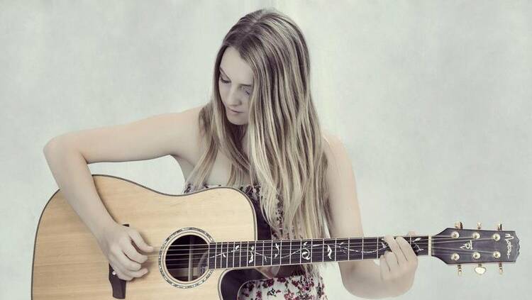 RISING STAR: Up and coming singer-songwriter Sammi Cooke will perform live at Nealson Bay Bowling Club this Friday night. 