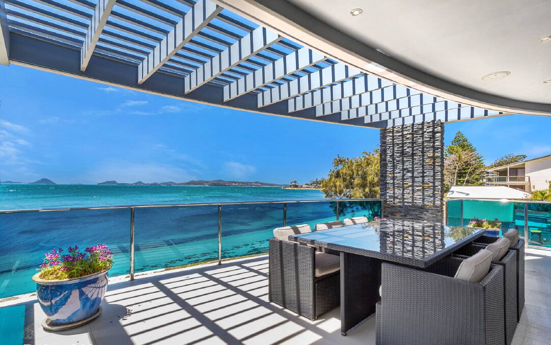 Luxurious beachfront property