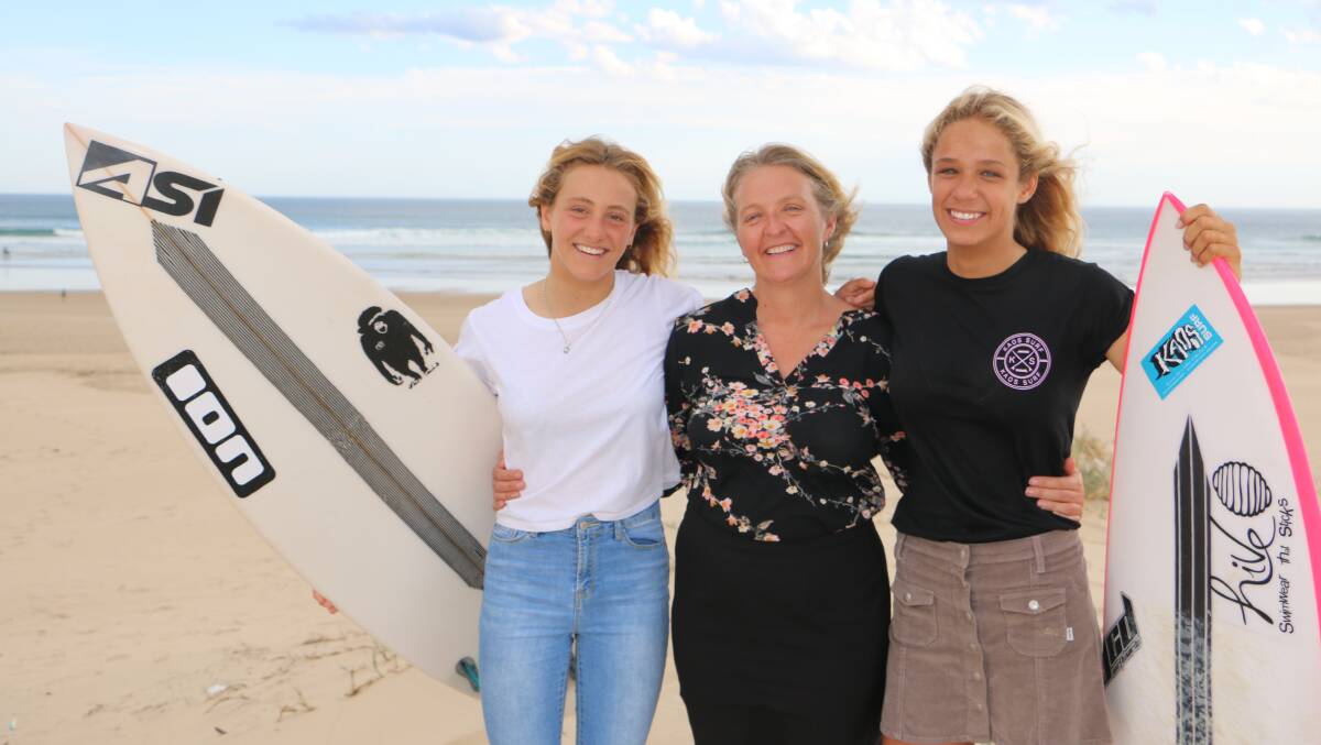 Jasmine Sampson, 15, Deb Stretton, and Elle Clayton-Brown, 15, at Briubi Beach. Picture: Ellie-Marie Watts