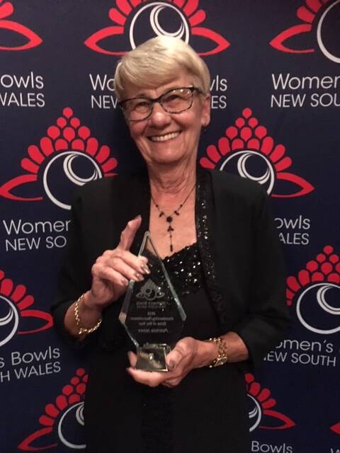 Pat Janes with her Women’s Bowls NSW award.