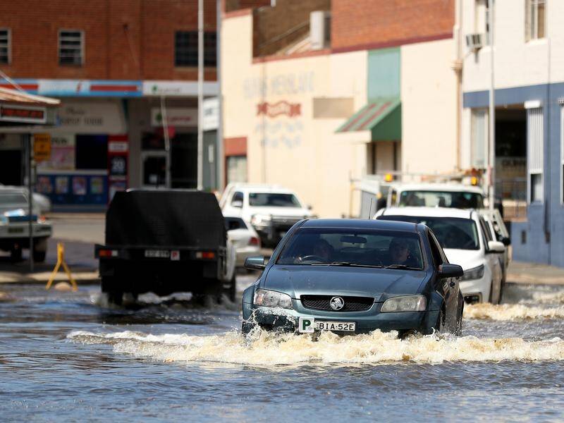 NSW authorities have warned flood-prone communities to brace for a "dangerous" weekend. (Brendon Thorne/AAP PHOTOS)