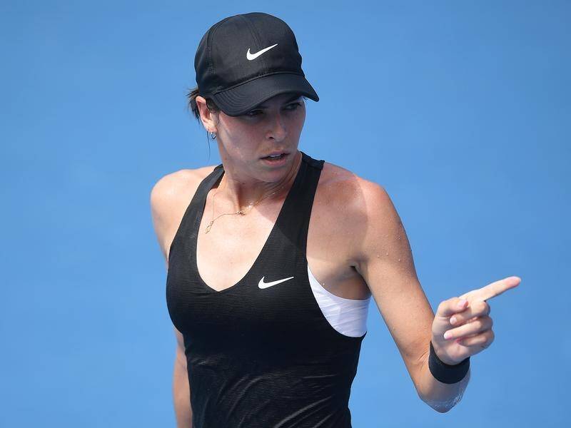 Ajla Tomljanovic has lost a three-set thriller at the Australian Open.