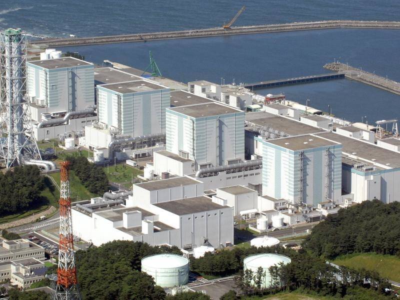 Foreign diplomats have been briefed about Japan's crippled Fukushima nuclear power plant.