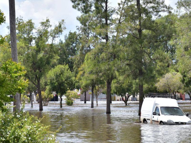 Extreme weather is expected to batter several parts of the country, increasing the threat of floods. (Lucy Cambourn/AAP PHOTOS)